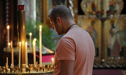 Федор Емельяненко в церкви