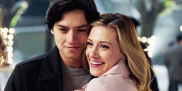 Коул Спроус и Лили Рейнхарт в сериале «Ривердэйл»