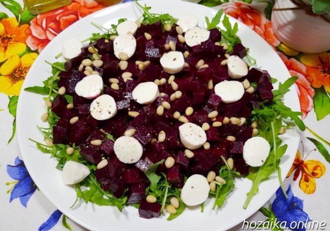 салат с рукколой и свеклой