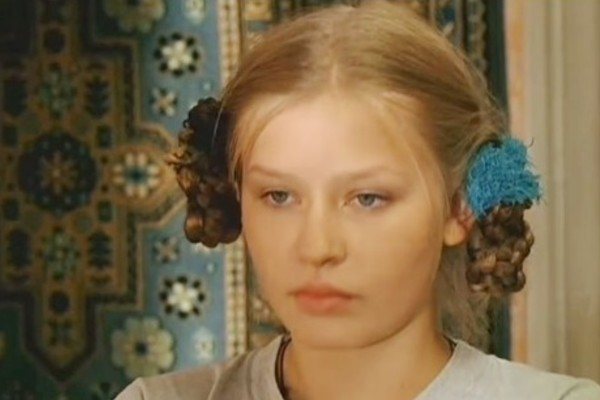 В студенчестве Юлия Пересильд начала играть в сериалах