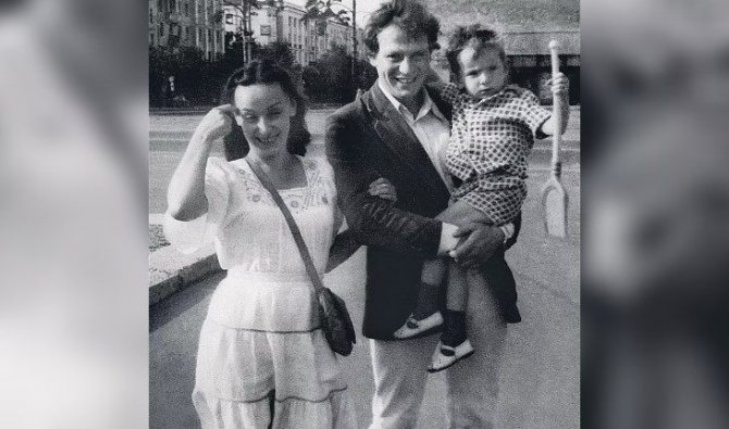Вадим Андреев с женой и сыном в молодости