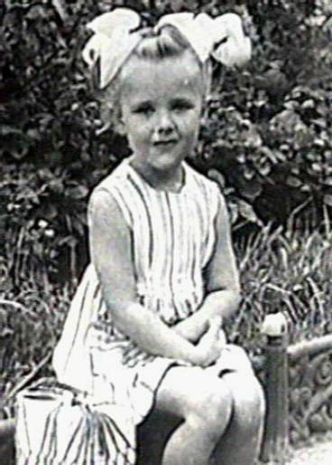 Яковлева Елена Алексеевна в детстве